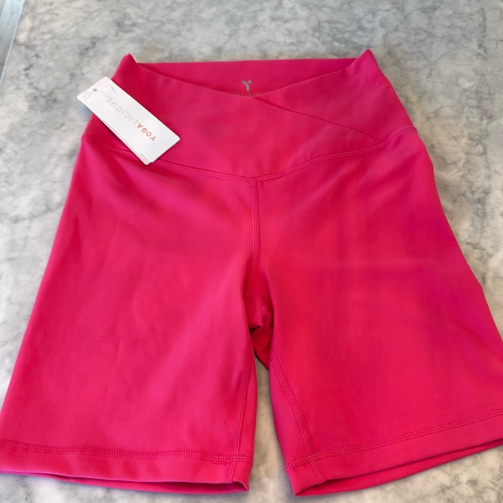 NWT YOGALICIOUS Butter tech crossover short